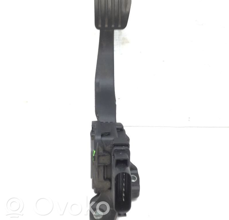 Accelerator throttle pedal   6G929F836JD