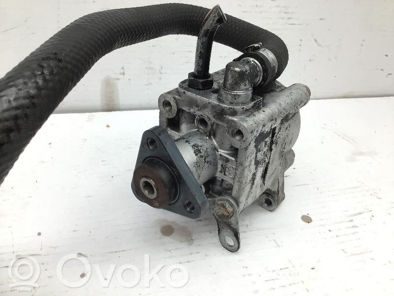 Power steering pump   6750111