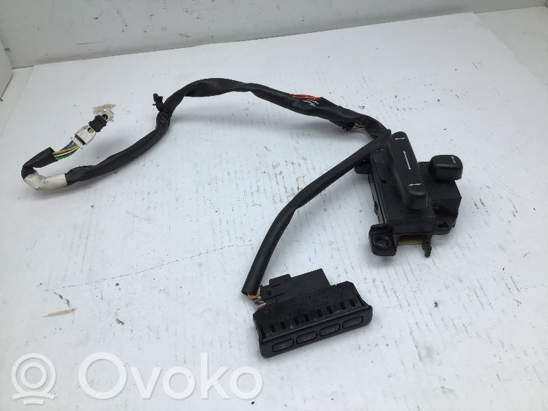Seat memory switch   4069704