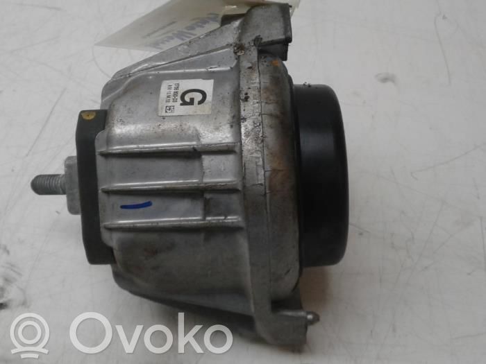 Soporte de montaje del motor (Usadas)   6768800