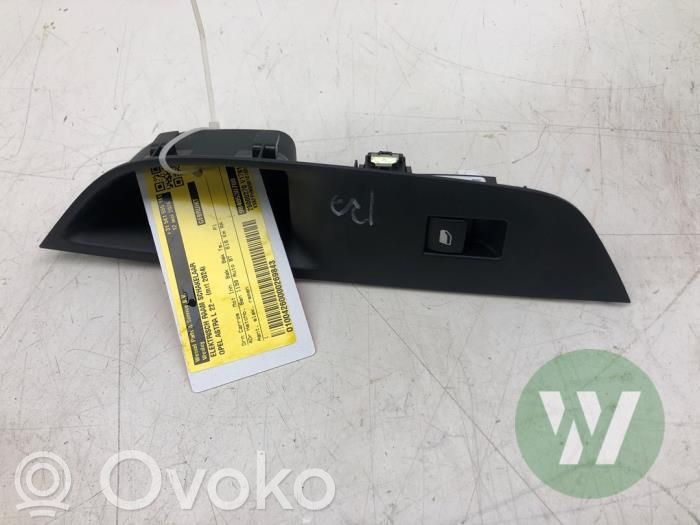 Opel Astra L Comutator comandă geamuri electrice 