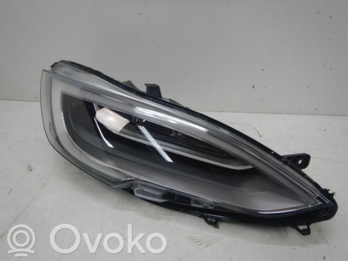 Headlight/headlamp   105357400E