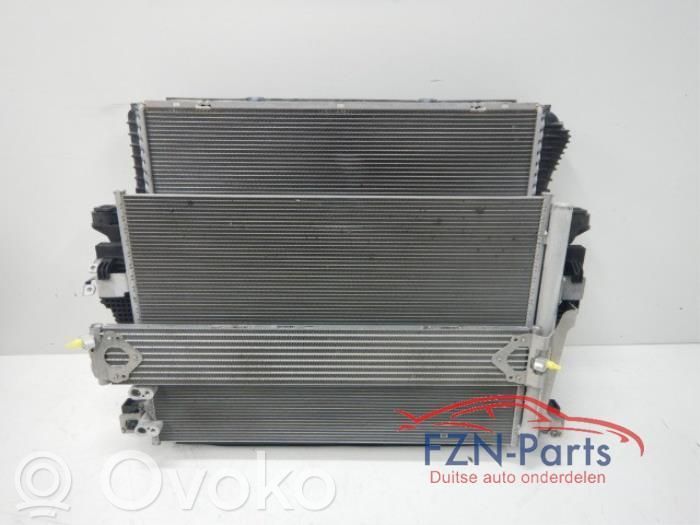Volkswagen Amarok Alte piese compartiment motor 