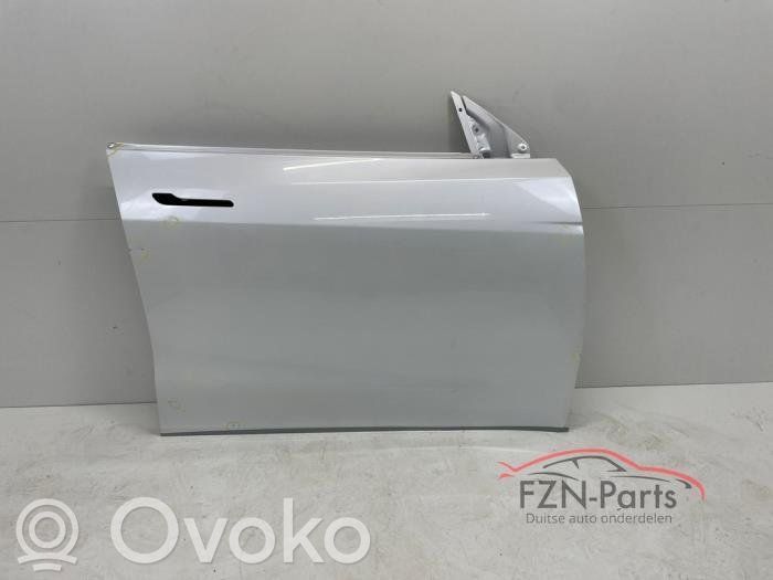 Tesla Model Y Дверь 
