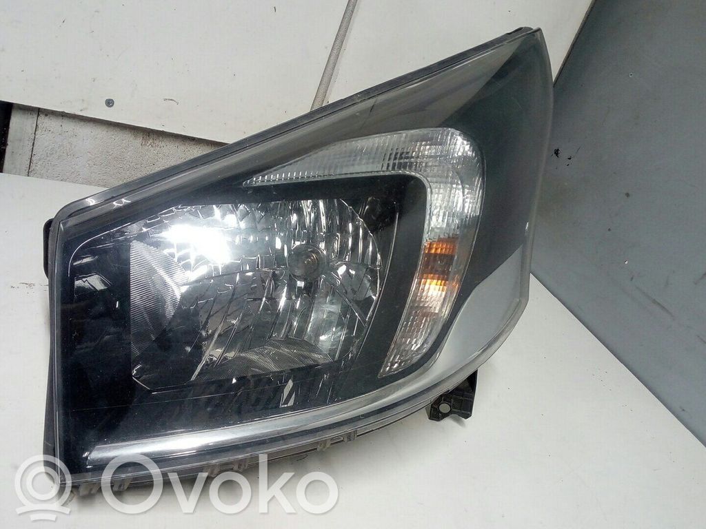 Opel Vivaro Scheinwerfer 