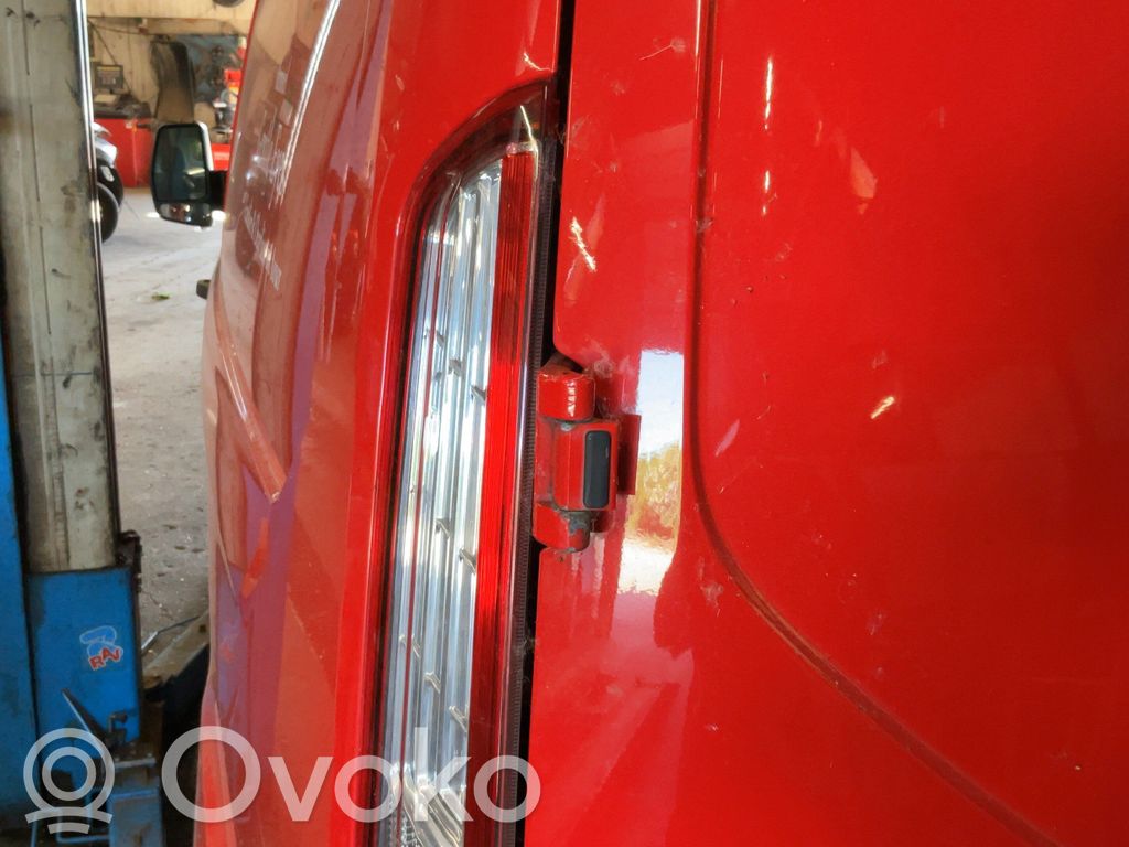 Ford Transit Custom Aizmugurējā pārsega pievilcējs 
