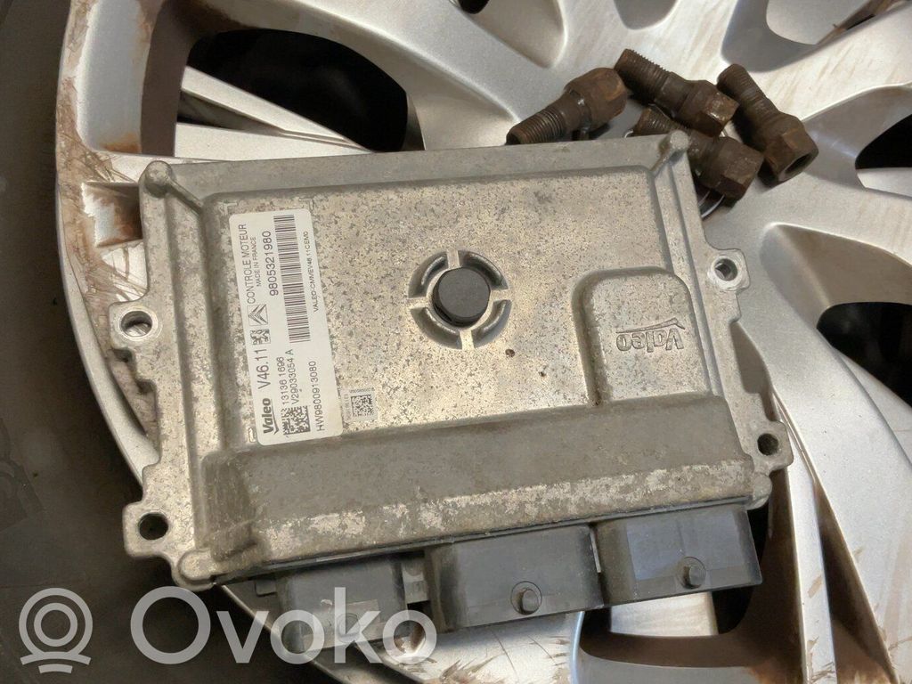 Peugeot 208 I Engine control unit/module 