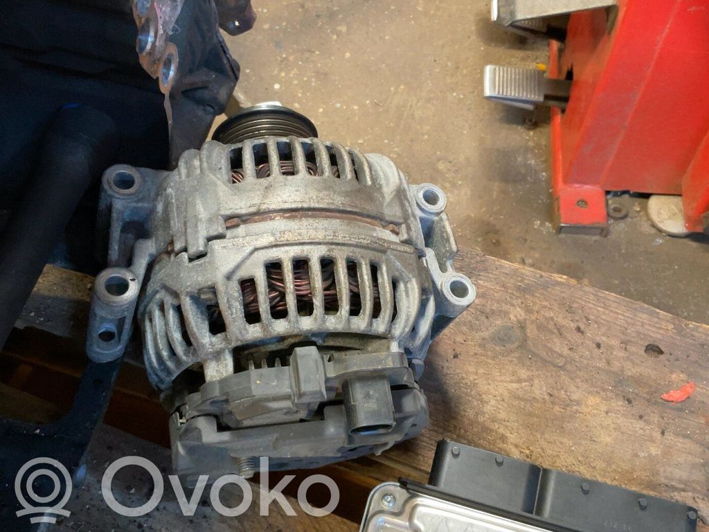 Audi A4 S4 B8 8K Generatorius 