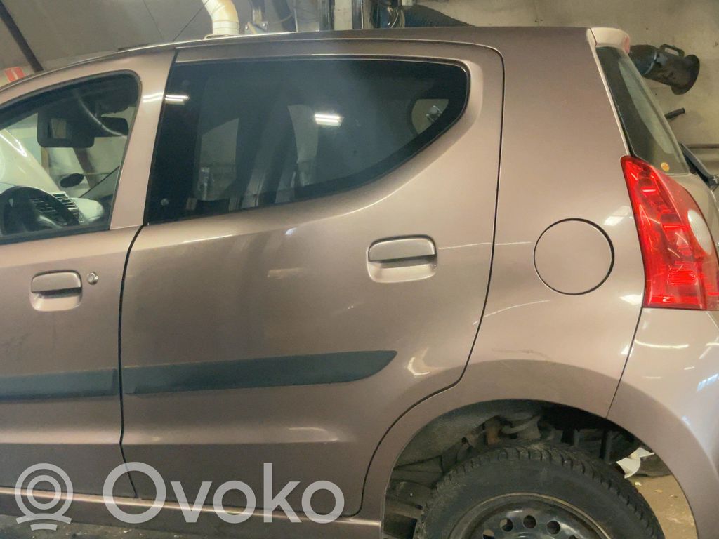 Suzuki Alto Puerta trasera 