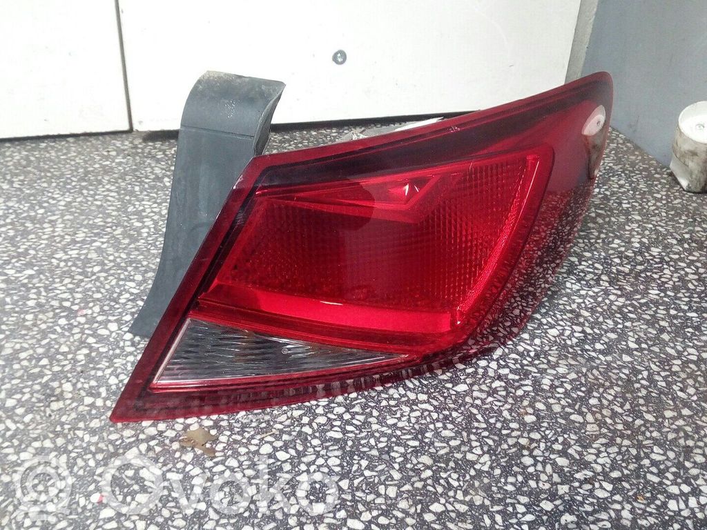 Seat Leon (5F) Takavalon polttimo 