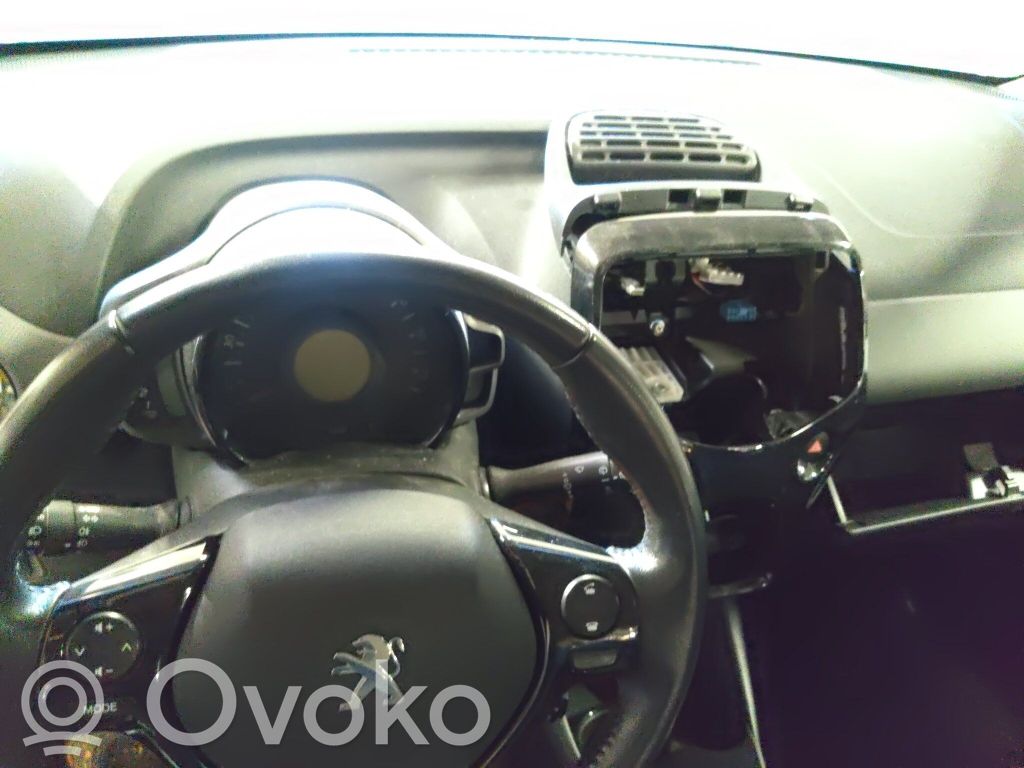 Peugeot 108 Kojelauta 