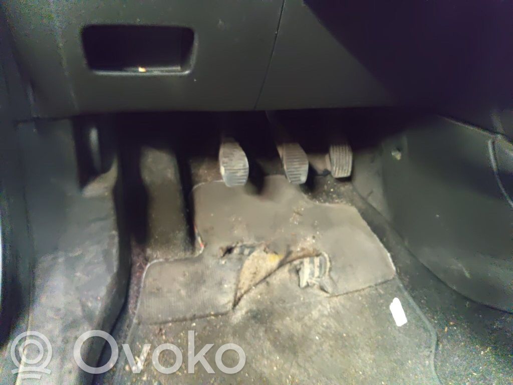 Opel Corsa E Sajūga pedālis 