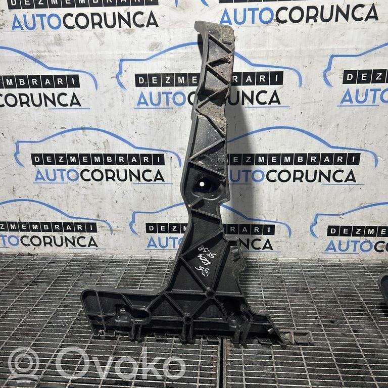 Audi Q5 SQ5 8R Aizmugurējā bufera montāžas kronšteins 