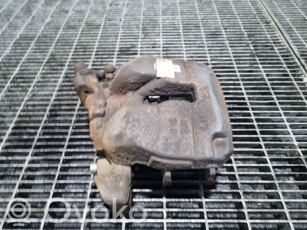 Peugeot 3008 II Zacisk hamulcowy przedni 