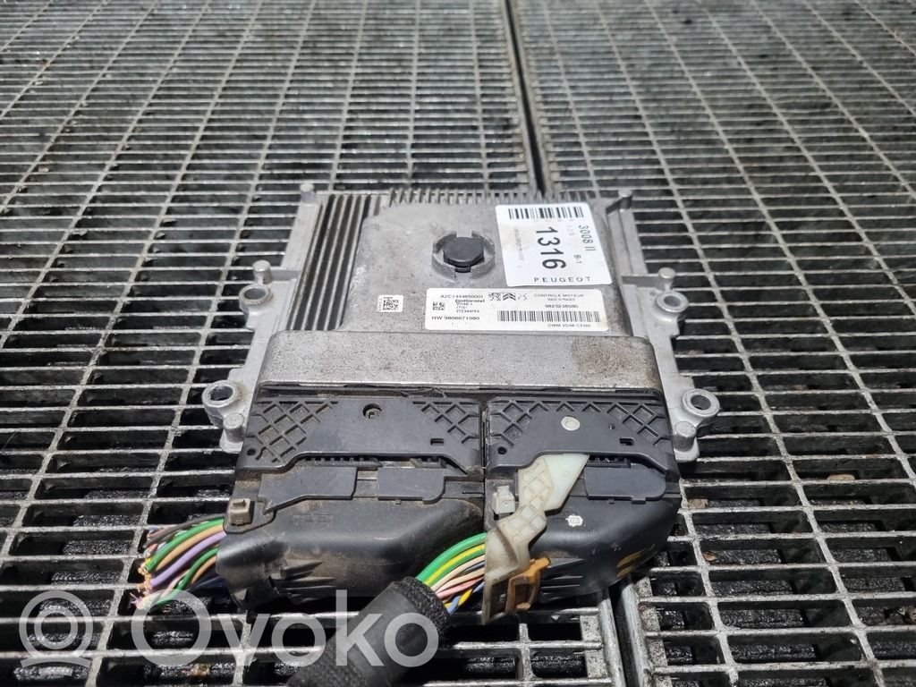 Peugeot 3008 II Engine control unit/module ECU 