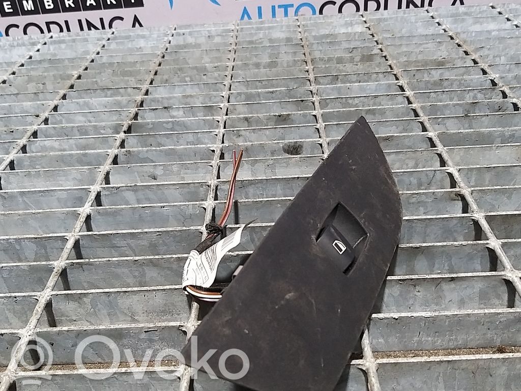 Multifunctional control switch/knob   3745706