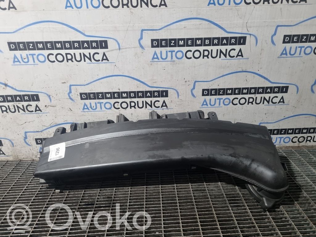 Air filter box   3428485