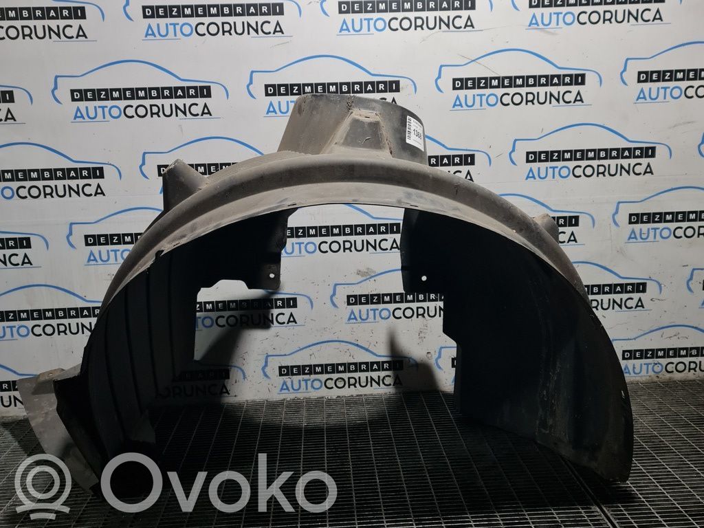 Front wheel arch liner splash guards