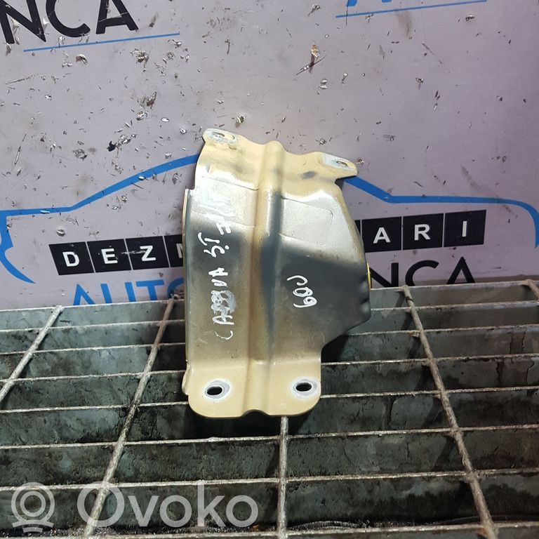 Chevrolet Captiva Soporte del parachoques delantero 