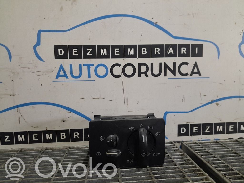 Light switch   7M5T13A024CA