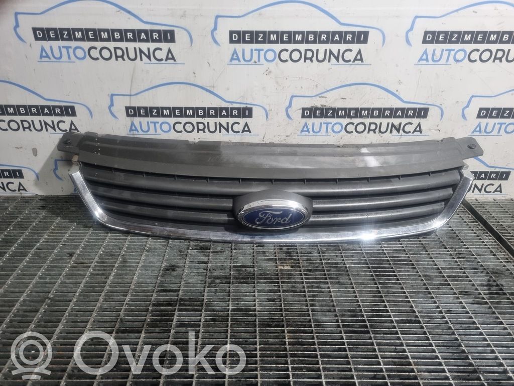Front grill   1515015