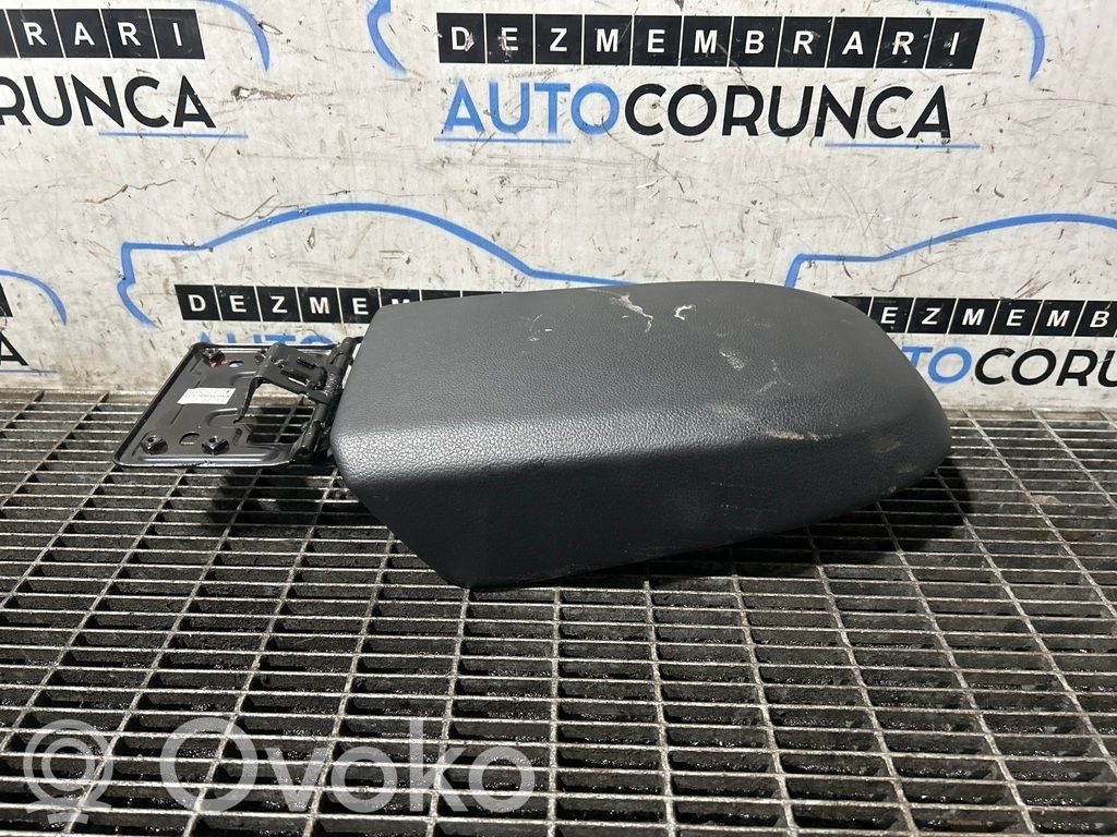 Armrest   1724355