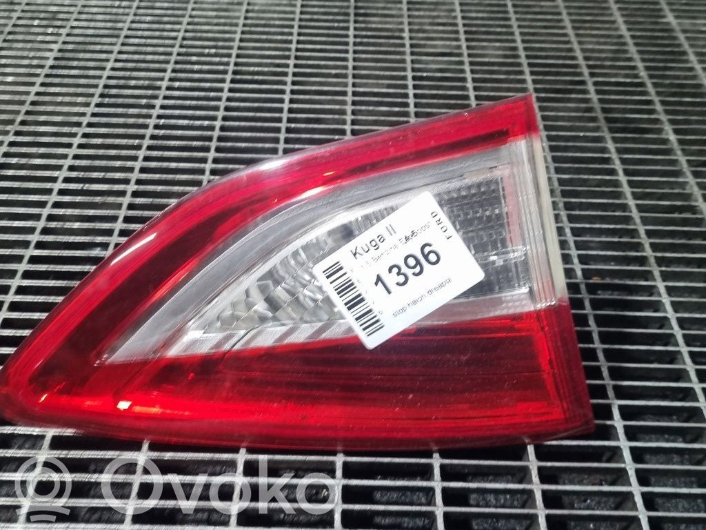 Ford Kuga II Lampy tylnej klapy bagażnika 