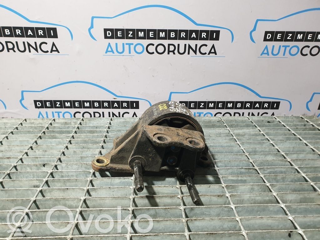 Hyundai Santa Fe Engine mounting bracket 