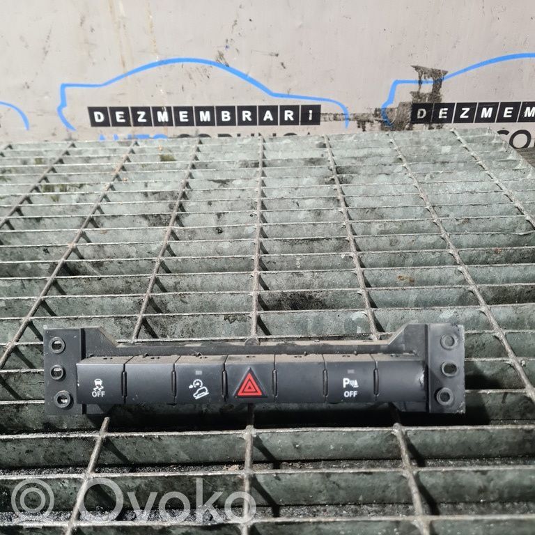 Multifunctional control switch/knob