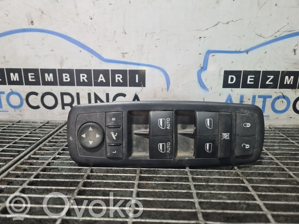 Jeep Cherokee Мултифункционный включатель управления / ручка 