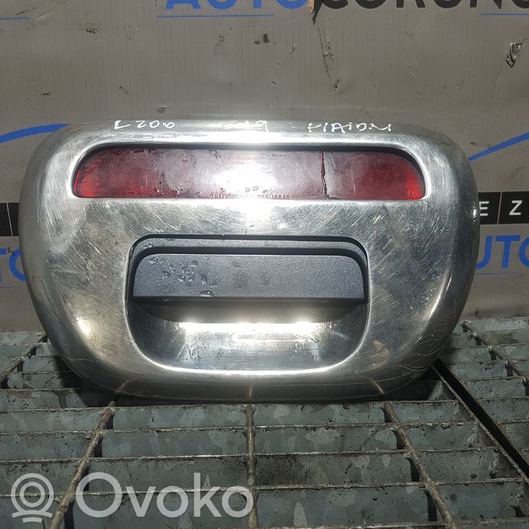 Mitsubishi L200 Manilla exterior del maletero/compartimento de carga 