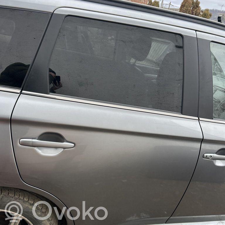 Mitsubishi Outlander Galinės durys 