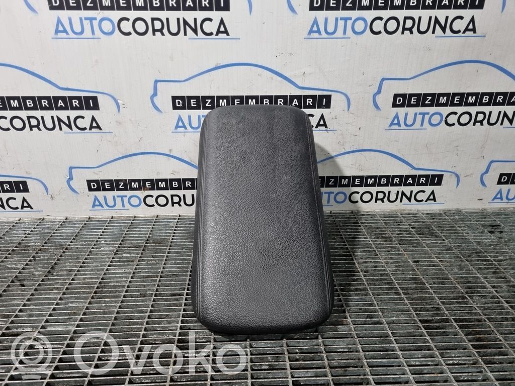 Mitsubishi Outlander Elkoņa balsts 