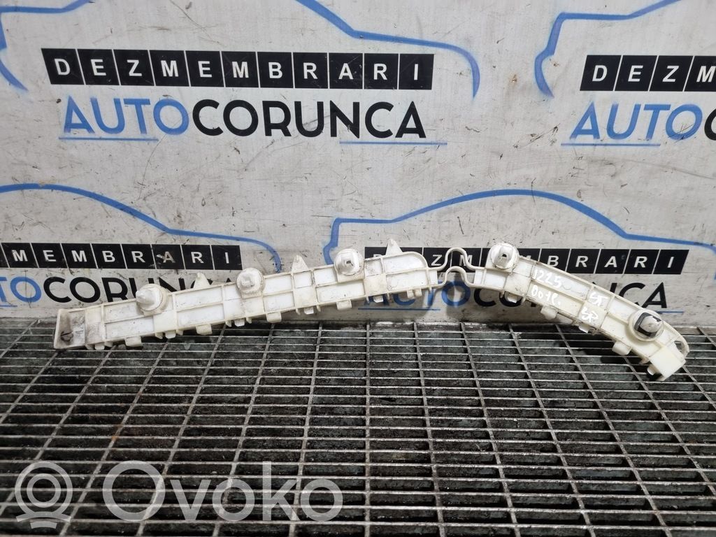 Rear bumper mounting bracket