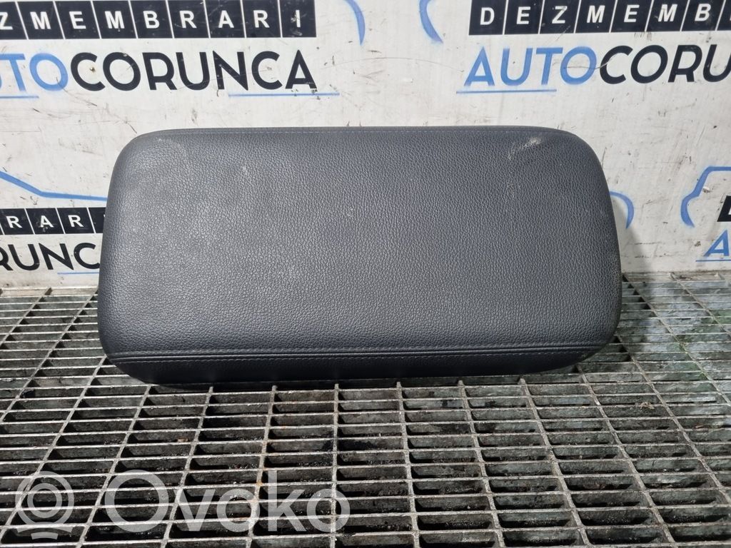 Mitsubishi Outlander Reposabrazos 