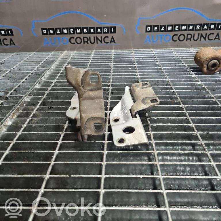 Nissan Navara D40 Engine bonnet/hood hinges 