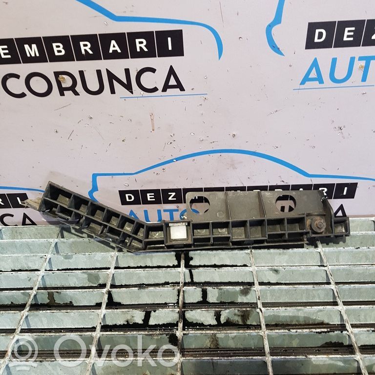 Soporte del parachoques delantero