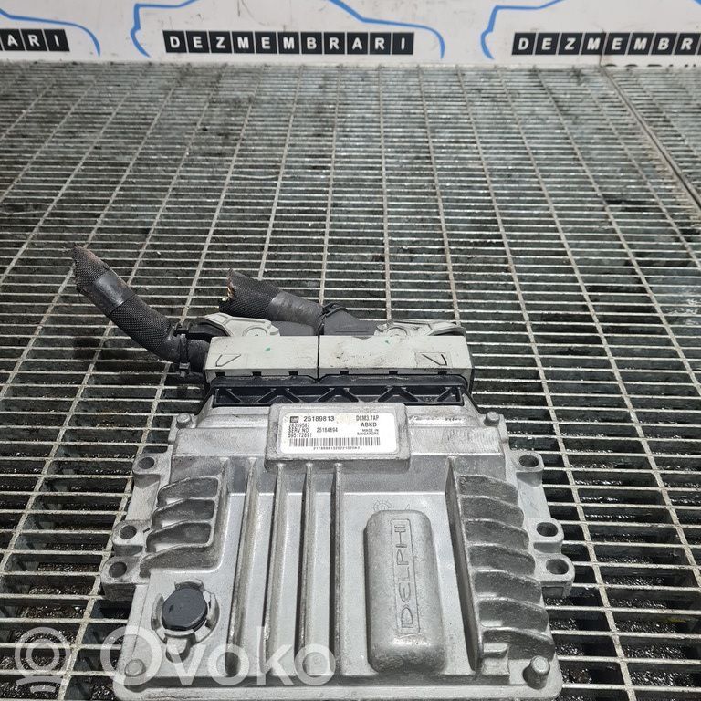 Engine control unit/module ECU   25189813,25184894,28359587