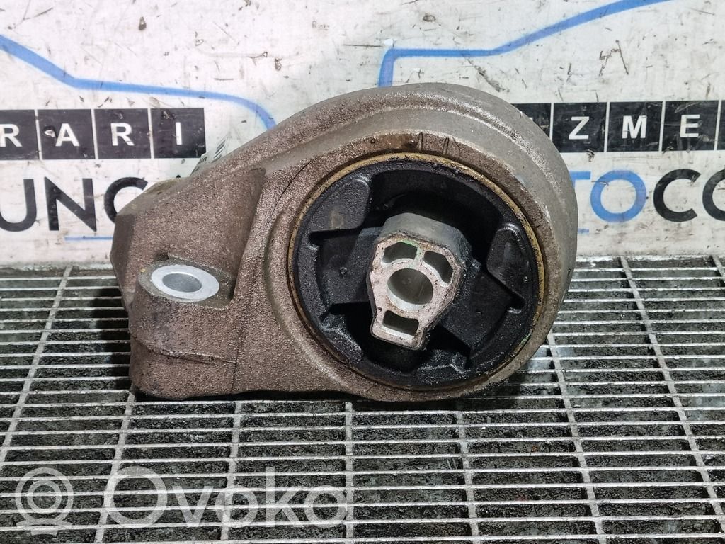 Engine mounting bracket   X00767B