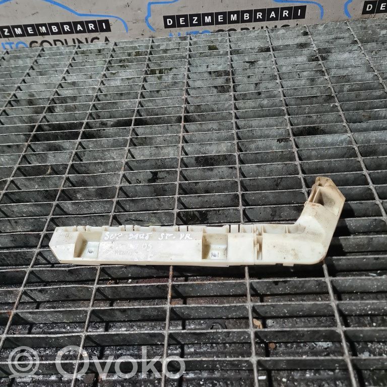 Rear bumper mounting bracket