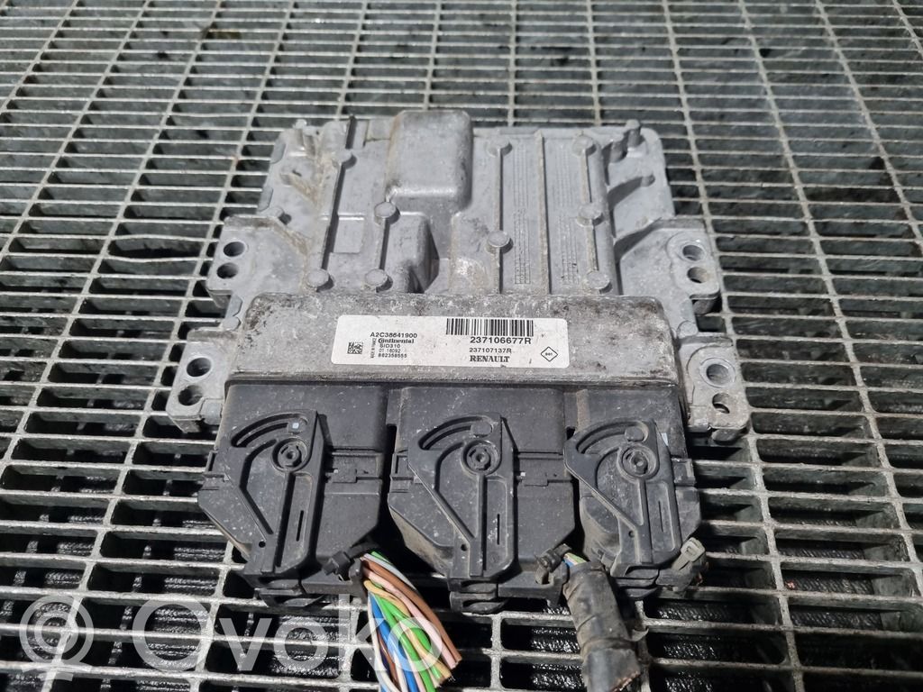 Engine control unit/module ECU   237106677R