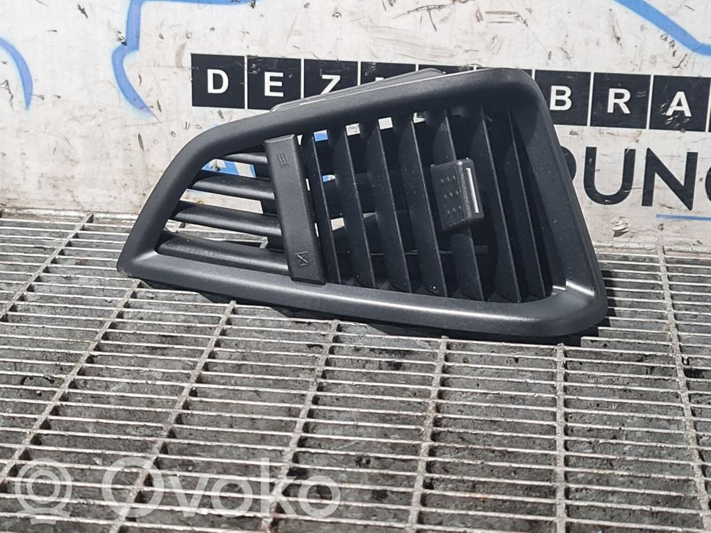 Ford Ecosport Air vent grill in roof 