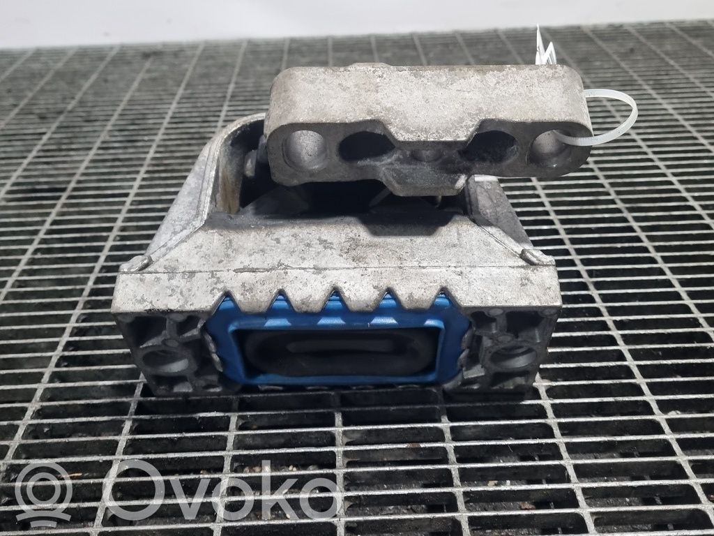 Engine mounting bracket   MOTORDREAPTA