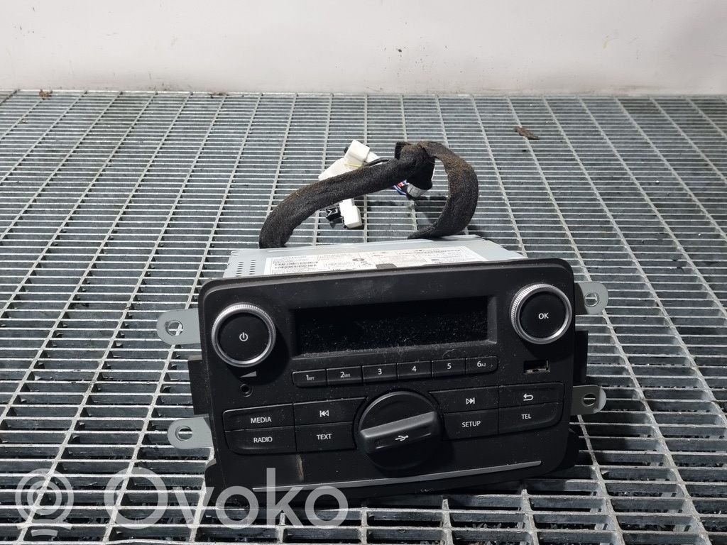Dacia Duster II Navigation unit CD/DVD player 