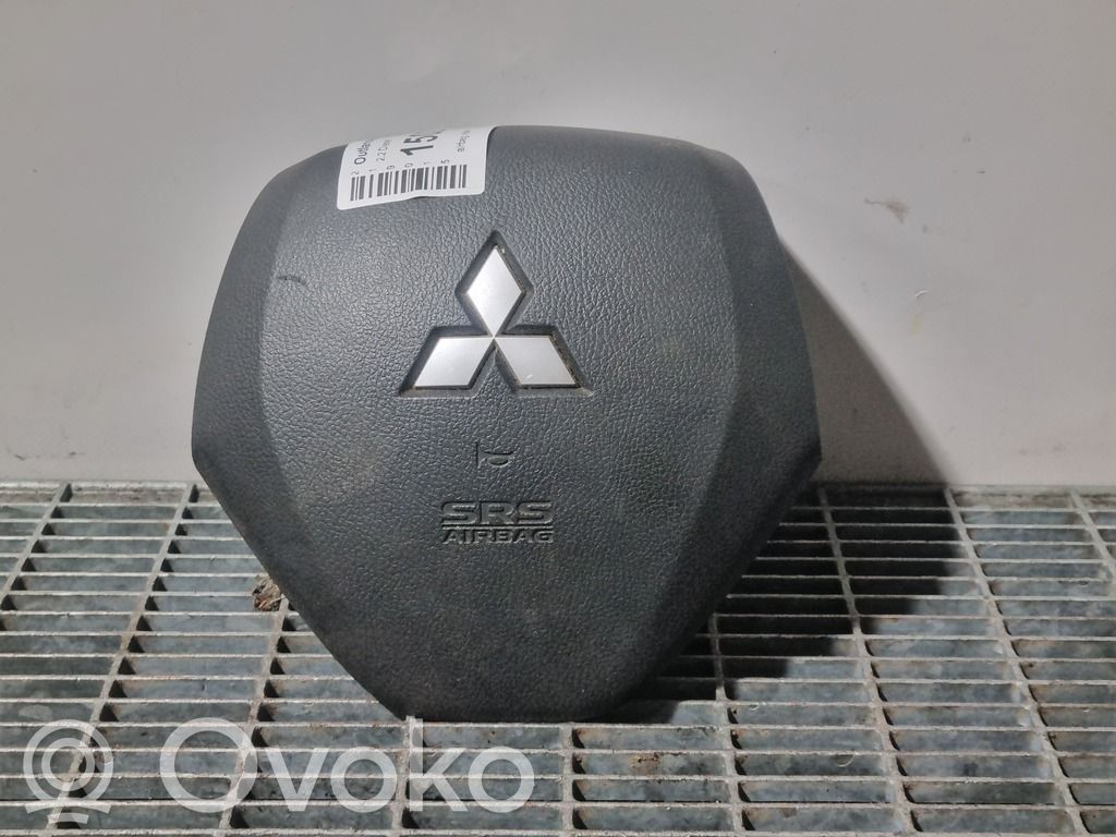 Mitsubishi Outlander Vairo oro pagalvė 