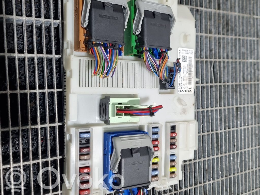 Juego de caja de fusibles   31343677AA