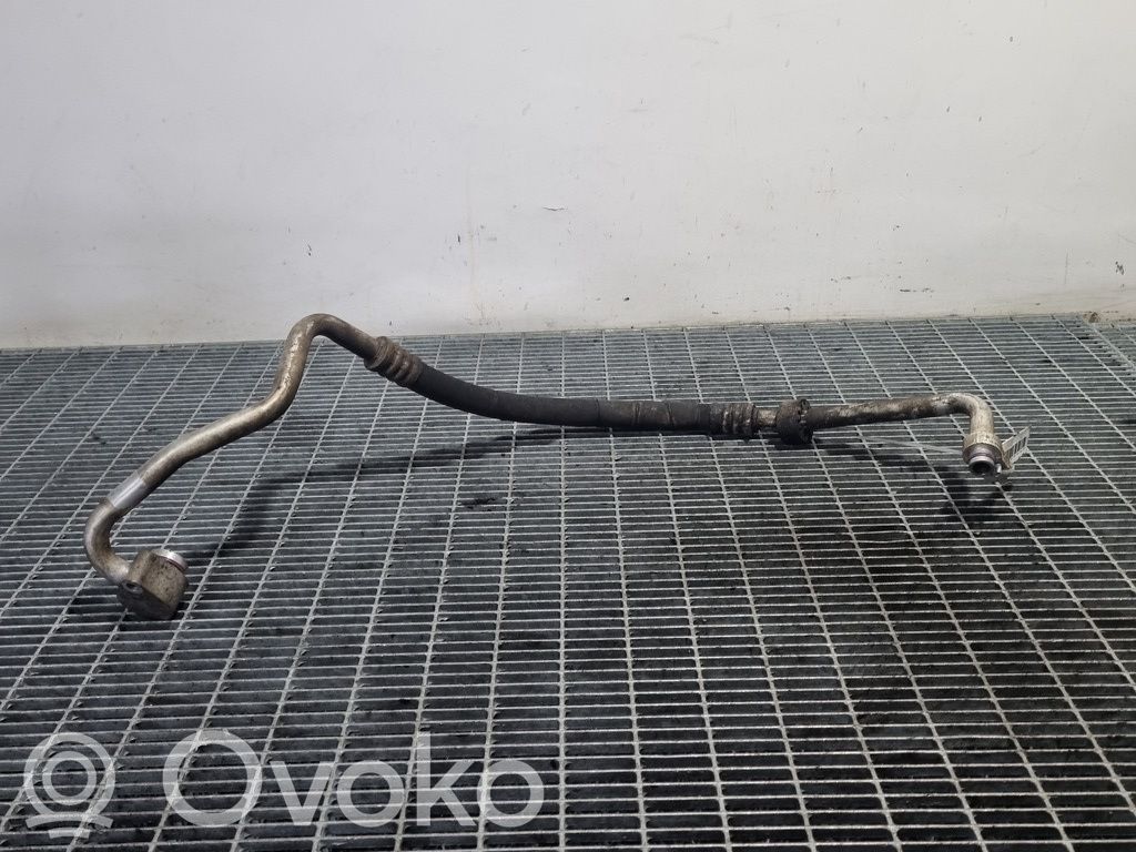 Ilmastointilaitteen putki (A/C)   7L6820744
