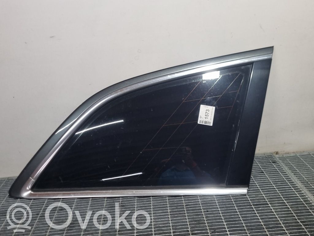 Audi Q7 4L Finestrino/vetro lato centrale 