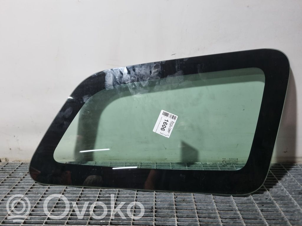 Dacia Logan II Fenêtre centrale latérale