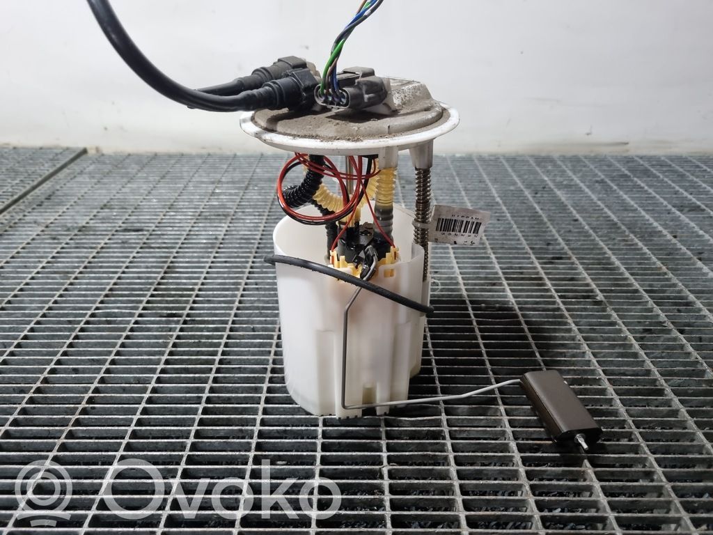 Nissan Juke I F15 Bomba interna de combustible